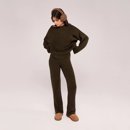 The Oversized Knit Jumper — Deep Olive — silhouette-face