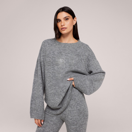 The Oversized Knit Jumper — Grey — portrait-face