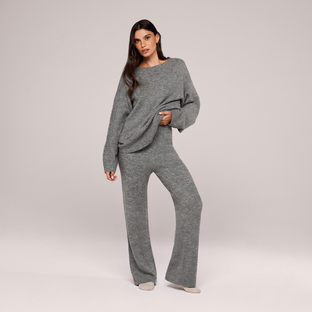 The Oversized Knit Jumper — Grey — silhouette-face