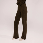 The Wide-Leg Knit Trousers — Deep Olive — jambes-face-principale
