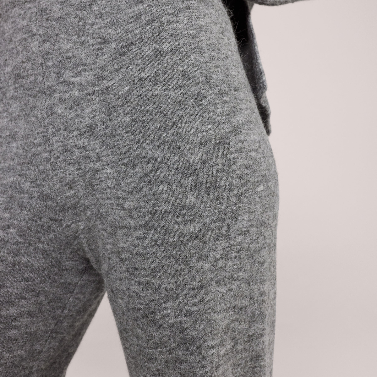 The Wide-Leg Knit Trousers — Grey — detail-maille