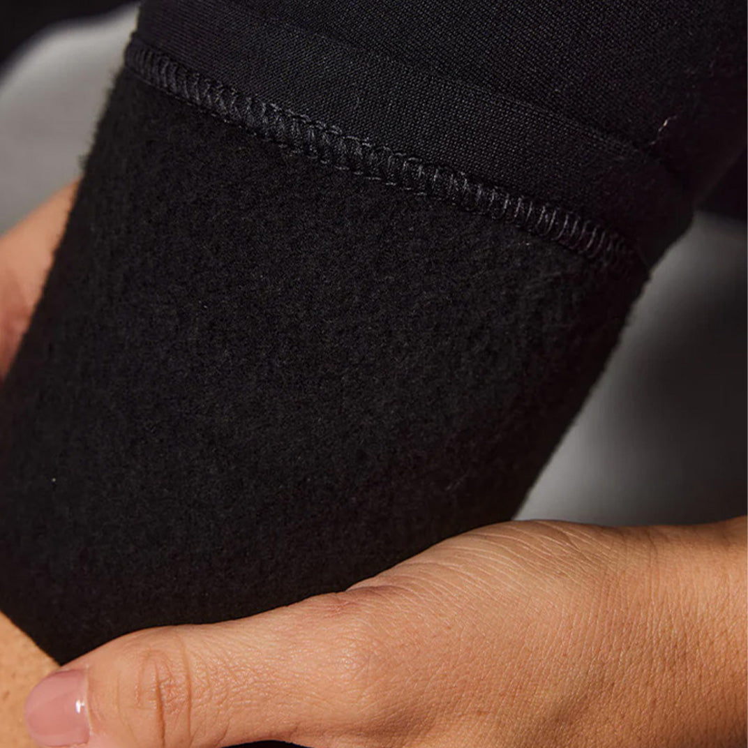 The Thermal Legging in Black, brushed inner lining detail