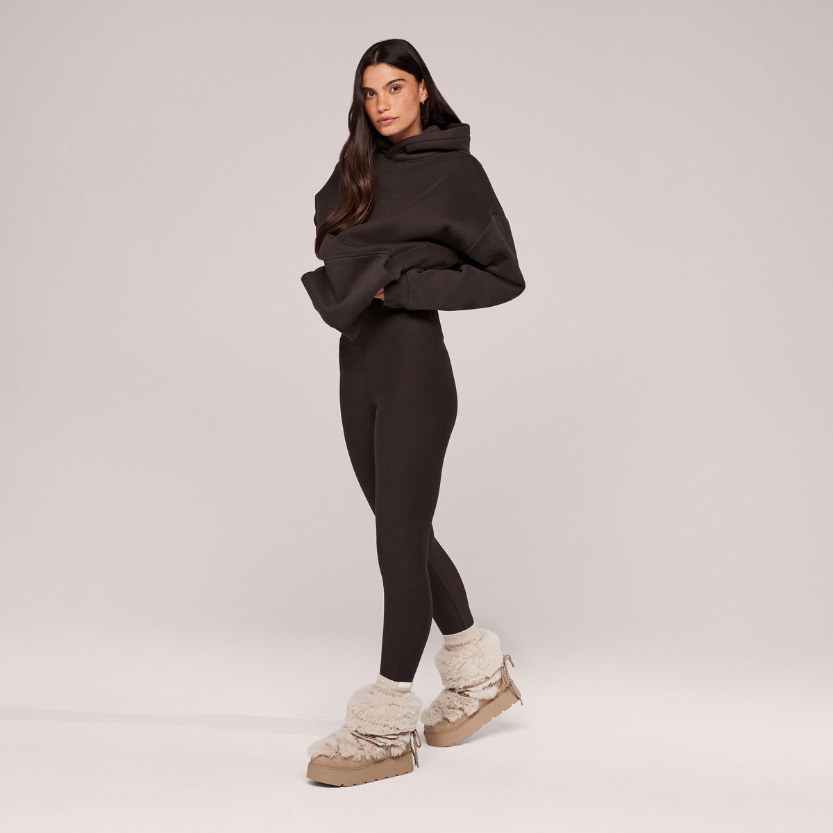 The Thermal Legging — Black Coffee — silhouette-trois-quarts