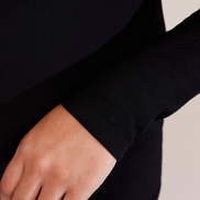The Thermal Top in Black, cuff detail